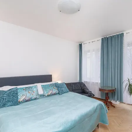 Pod Kamienna Gora Iv شقة